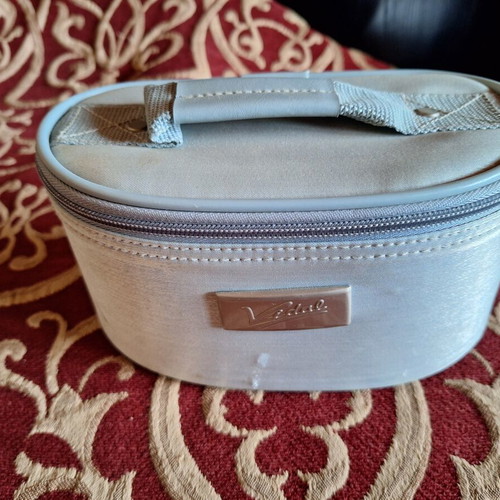 Toiletry bag cosmetic case