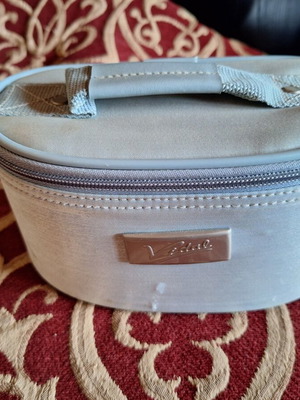 Toiletry bag cosmetic case