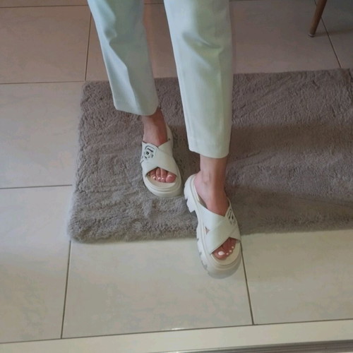Karl Lagerfeld platform slippers new, broken white, size 38