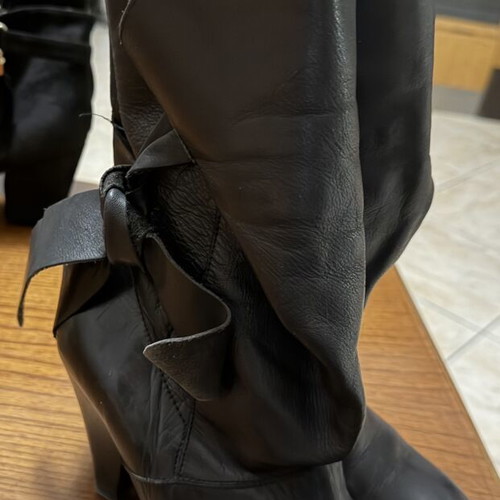 The Xdye Trademark black leather boots size 39 used
