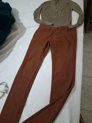 Set of pants with 2 blouses like new