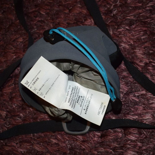 Arc'teryx Chalk Bag like new, black and gray