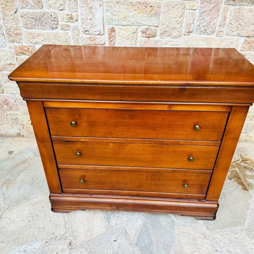 Vintage chest of drawers made of solid mahogany like new