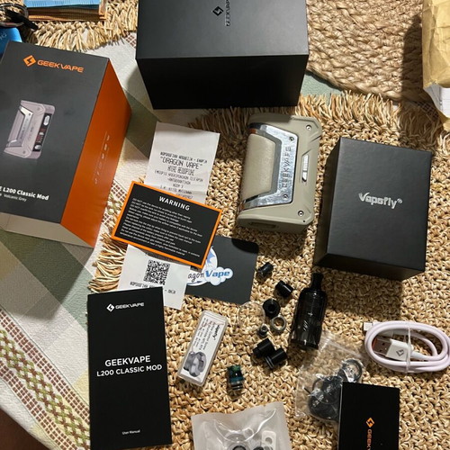 Geek Vape L200 200w like new with Brunhilde atomizer