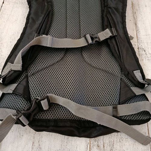 Backpack like new, black, with reinforcement and two fastenings