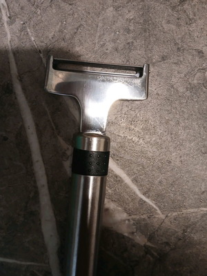 Brabantia stainless steel fruit and vegetable peeler like new