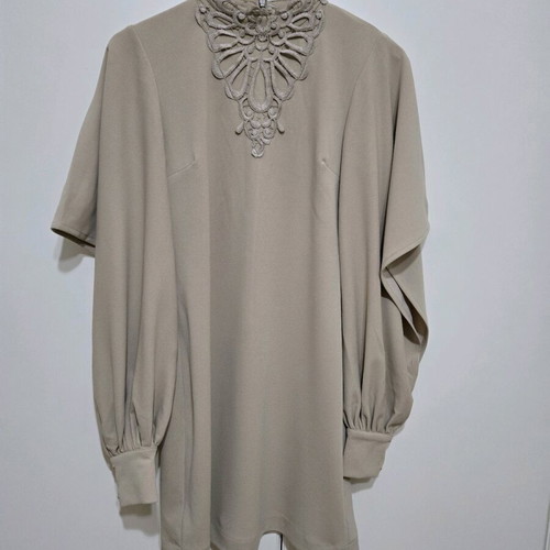 Raccar dress new, mini beige crepe with unique sleeve