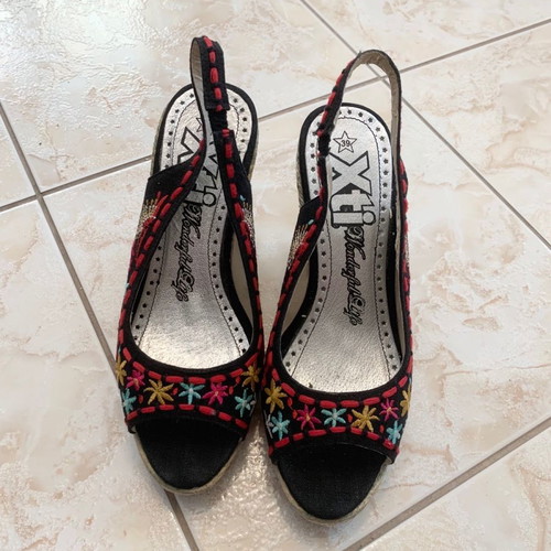 XTI platforms used with embroidered flowers size 39