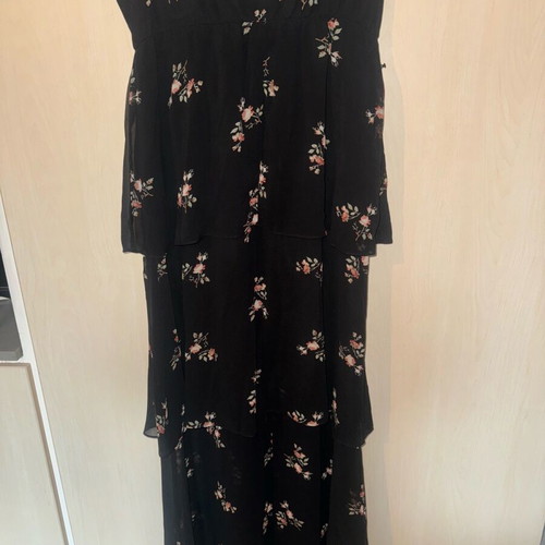 BCBG Generation dress like new, size M fitting L