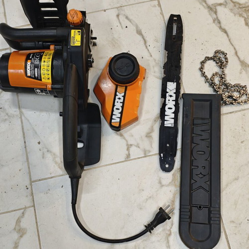 Worx electric chainsaw used, 400 mm chain, 2000 watt