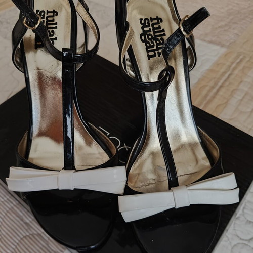 Fullah Sugah women's black sandals with white bow used, size 38