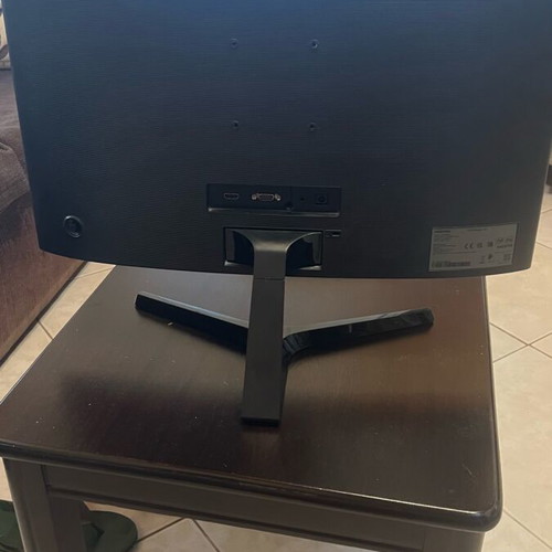 Samsung Curved Monitor 21’ like new with power cable