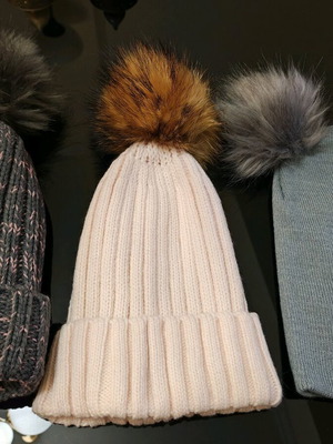 Hats like new, set of 3, gray and pink with pom-poms
