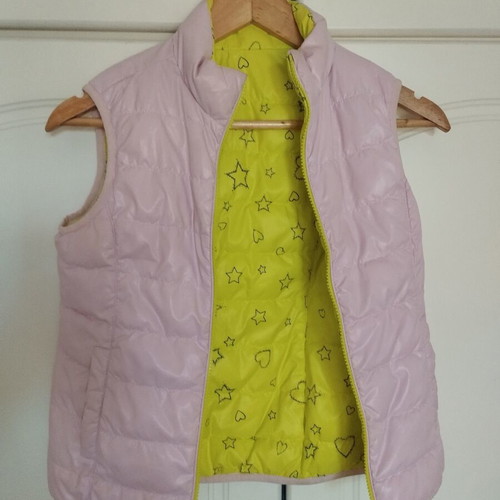 Benetton vest like new reversible pink and yellow, age 10