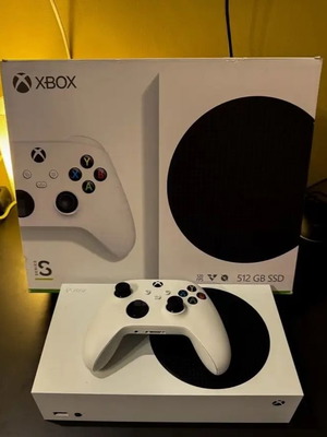 Xbox Series S console with 2 controllers, 500GB