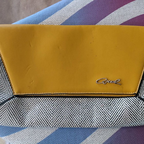 Axel large folder like new