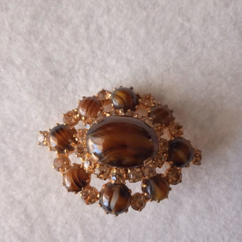 Vintage brooch with brown stones and gold tone