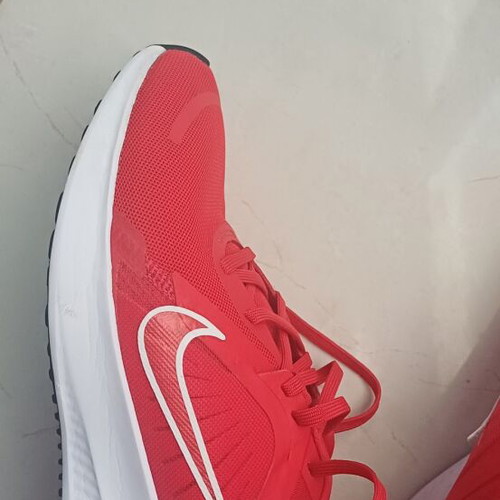 Nike Quest 5 women's athletic shoes like new, red, size 40.5
