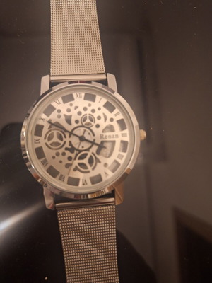 Renan 111-106 wristwatch with metal mesh strap, like new
