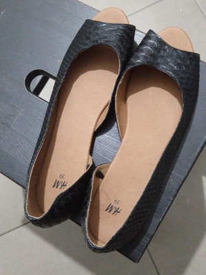 H&M black women's ballerina shoes, size 39
