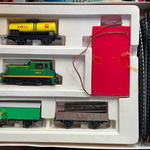 Vintage model trains used, pack of two