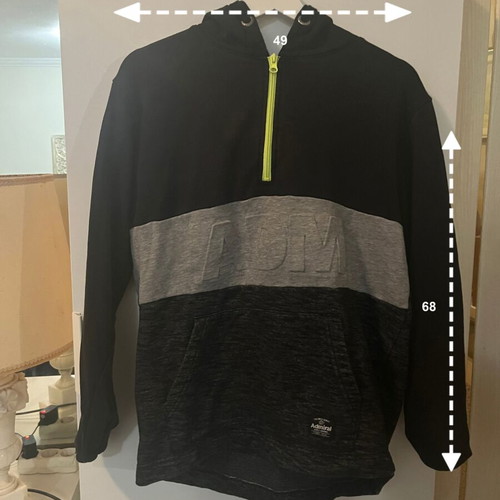 Admiral hoodie black with pocket in the middle like new