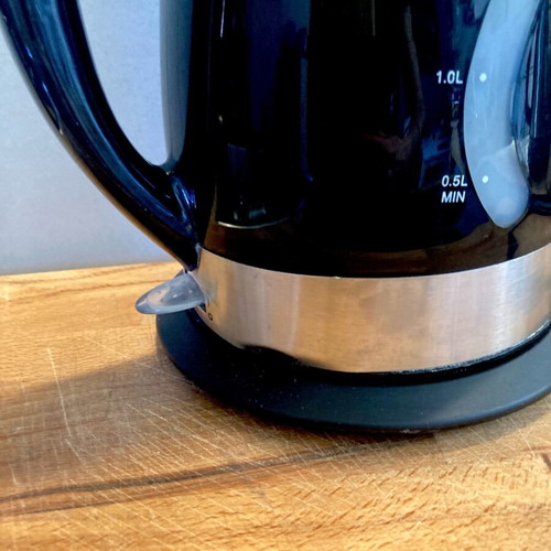 JuroPro 2.0 liter kettle used, black with inox surfaces