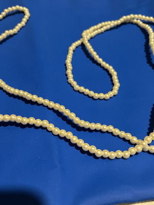 Necklace with white pearls, length 75 cm
