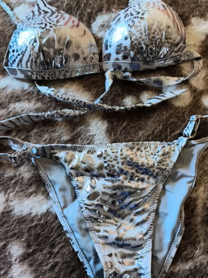Silver bikini shiny animal print new, size M