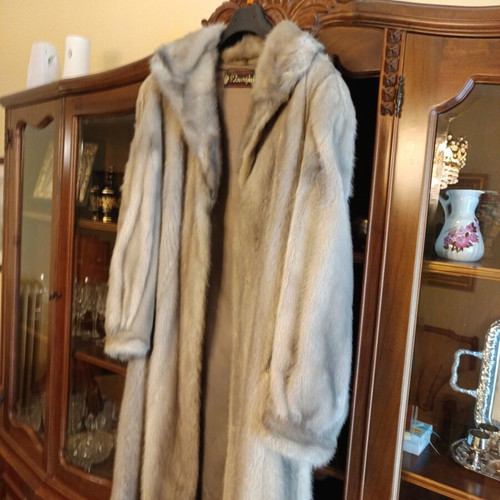Hountala mink fur coat like new, authentic