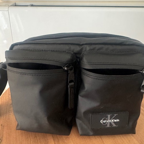 Calvin Klein crossbody bag new, black