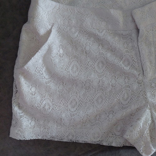 Guess lace white shorts size large like new