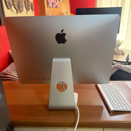 iMac late 2013 21.5" used, excellent condition