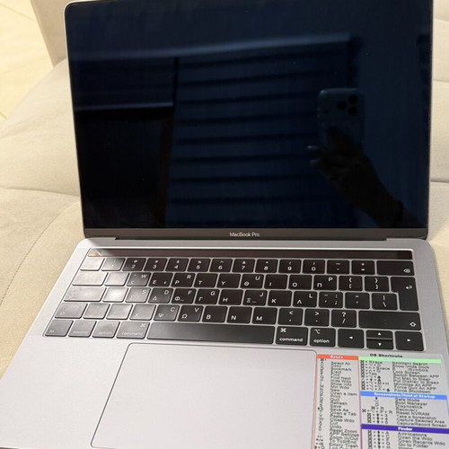 MacBook Pro 2018 Space Gray 256GB Touch Bar like new