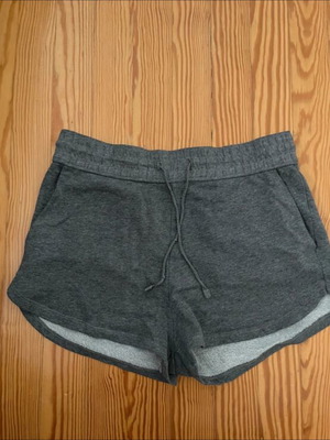H&M gray shorts like new, size S/M
