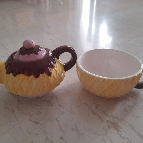 Cup with teapot set, dessert-shaped