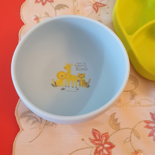 Silicone Baby Feeding Set like new, ideal for solid food introduction