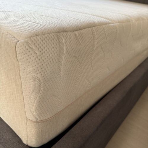 WELLPUR Gold F120 mattress 140x200x28 cm like new