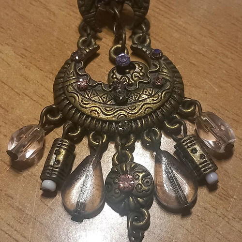 Vintage style earrings like new