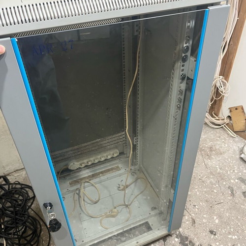 Rack cabinet for amplifiers and servers like new