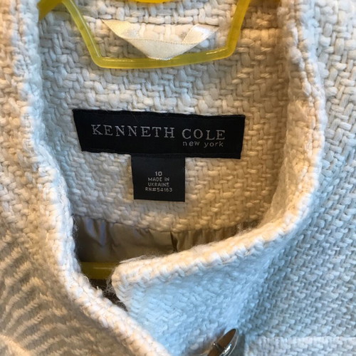 Kenneth Cole cream boucle coat with pockets size M like new