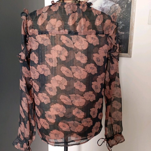 Neo Noir women's shirt size M like new