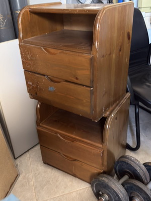 Set of 3 natural wood chests of drawers