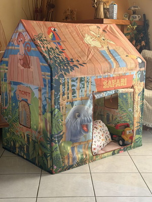 Children's play tent