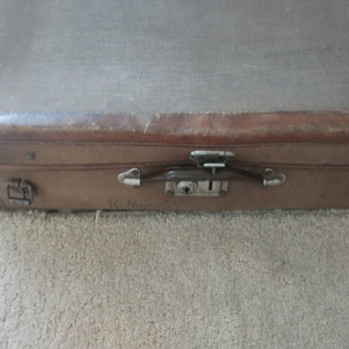 Antique suitcase 100 years old in very good condition