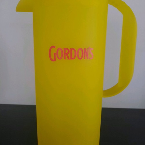 Gordon's collectible yellow plastic jug with lid like new