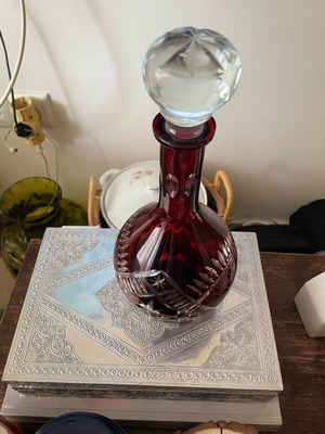Crystal decanter like new