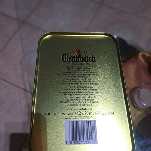 Glenfiddich 2 collectible miniatures 15 and 18 years in metal box new