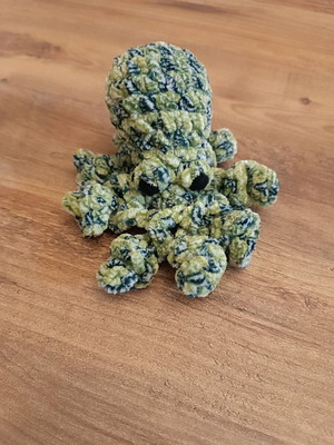 Handmade knitted amigurumi octopus new