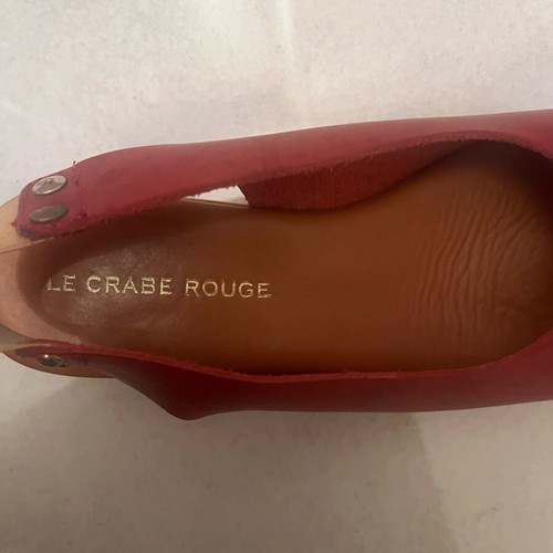 Leather Spanish sandals like new, cherry color shoes
